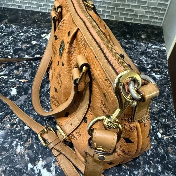 MCM Cognac Visetos Monogram Shoulder Bag with Gold Plaque - Picture 3 of 14
